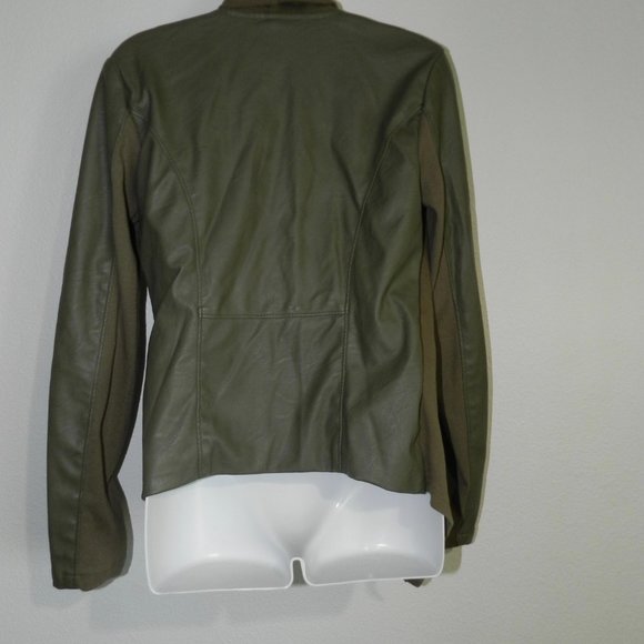 Blank NYC mixed material faux leather jacket with multiple looks in olive green - Picture 4 of 7